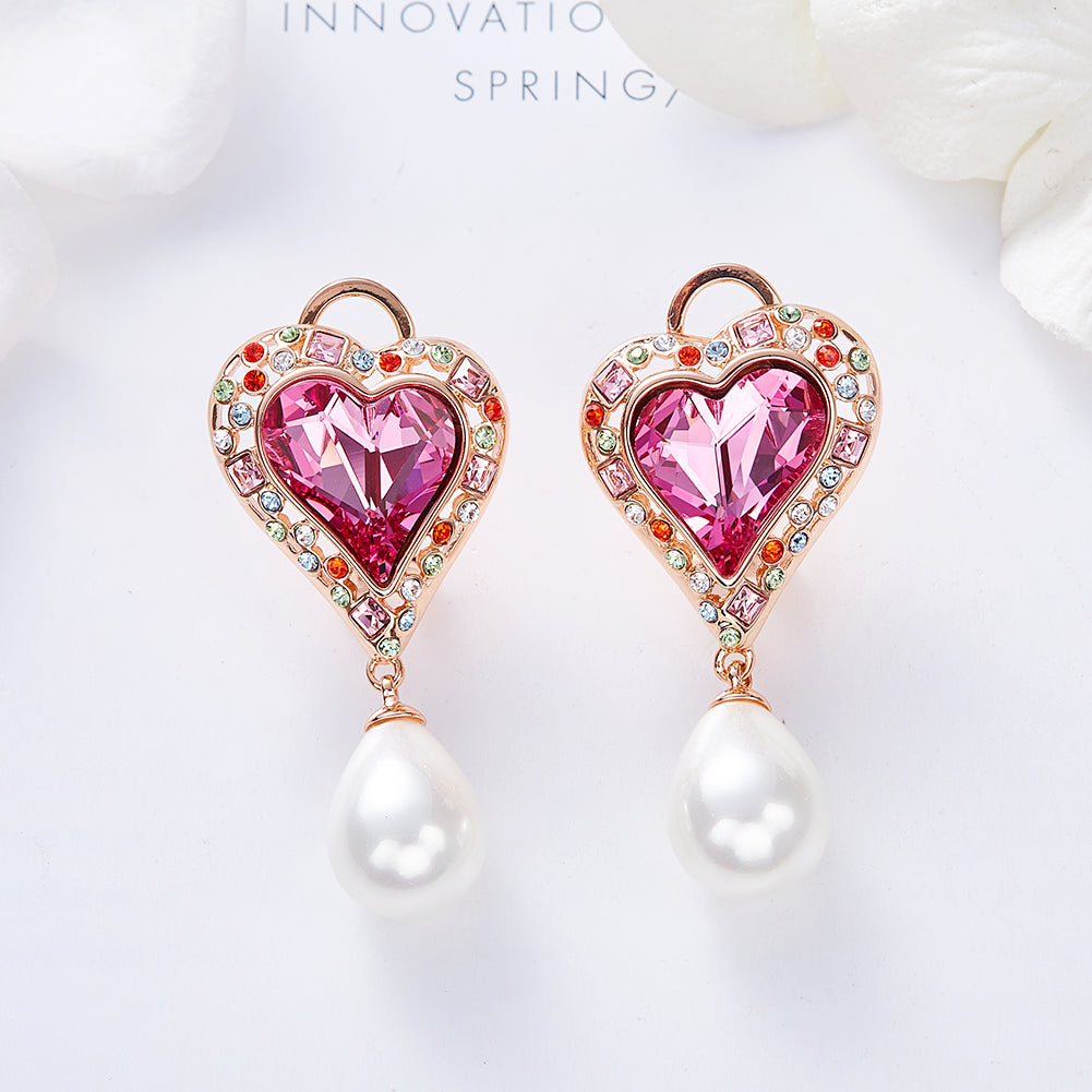 Aretes de corazón con cristales Swarovski rosa y multicolor, con perla de agua dulce - Cherine Jewelry