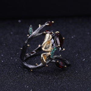 Anillo de flores de Granate y Esmeralda - Cherine Jewelry