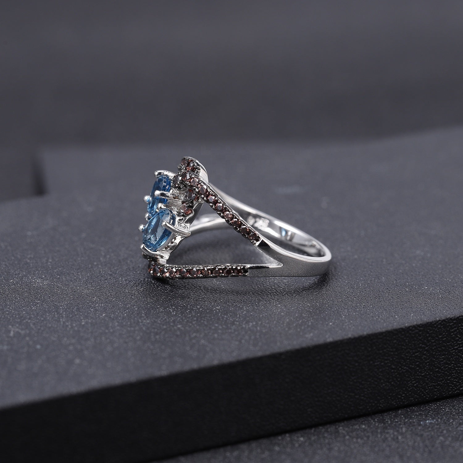 Anillo de Topacio azul London y nano cristal ahumado - Cherine Jewelry