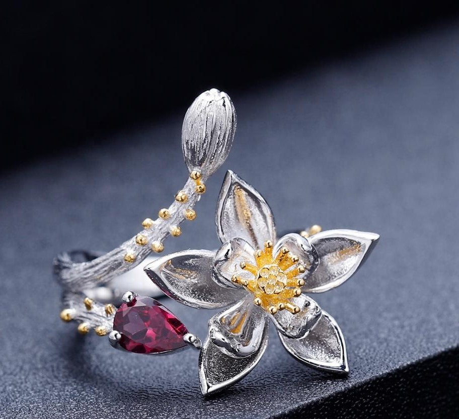 Anillo de flor de Granate Rodolita - Cherine Jewelry
