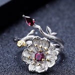 Anillo de flor con caracol de Granate Rodolita - Cherine Jewelry
