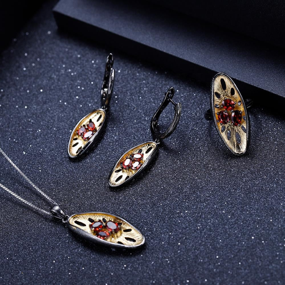 Anillo ovalado de Granate - Cherine Jewelry