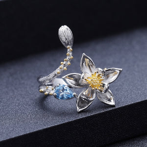 Anillo de flor de Topacio Azul Suizo - Cherine Jewelry