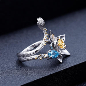 Anillo de flor de Topacio Azul Suizo - Cherine Jewelry