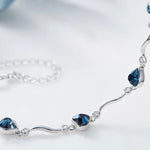 Brazalete de corazones azul marino de cristales Swarovski