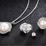 Set de collar y aretes de perla de agua dulce con cristales Swarovski