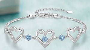 Brazalete de tres corazones azul cielo con cristales Swarovski